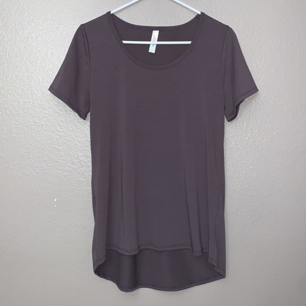 Lularoe woman’s classic tee color plum. Size Small.